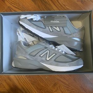New Balance 990v5